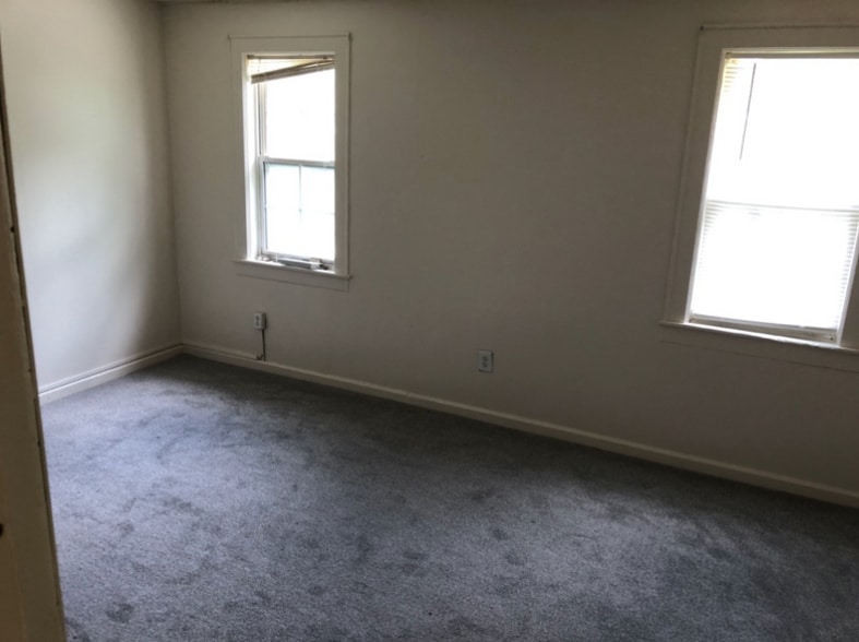 Building Photo - 1505 Rugby Rd