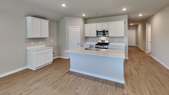 Building Photo - Beautiful Brand New 4 Bedroom Home in Mustang Schools
