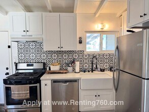 Building Photo - Cozy & Furnished 2 Bed 1 bath Home!