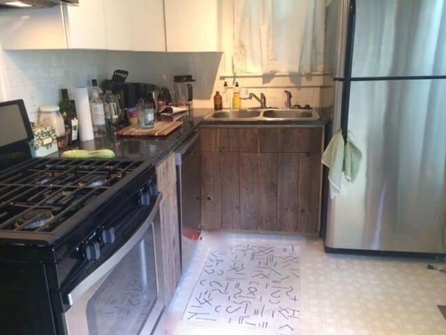 Building Photo - Charming 1 Bedroom in Hancock