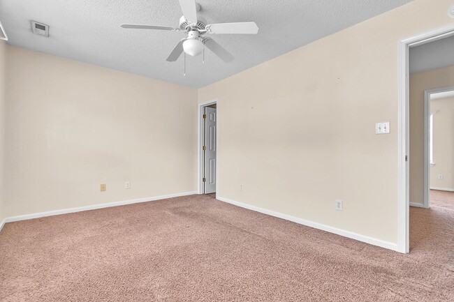 Building Photo - 57 Pirates Cove Dr