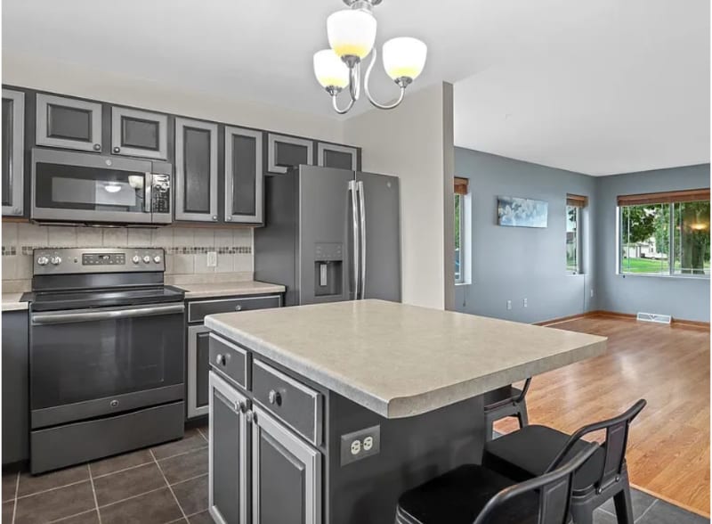 Building Photo - 562 Lexington Dr