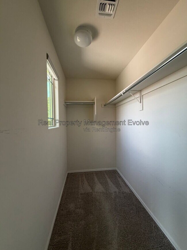 Building Photo - 5164 W Quail Track Dr