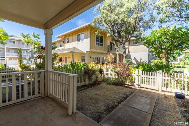 Building Photo - $3,100 / 2br - 2BED 2 BATH TOWNHOUSE IN ME...