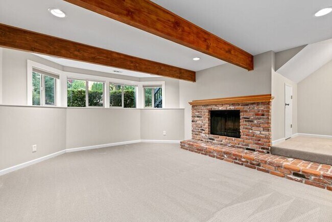 Building Photo - Air Conditioned Urban Retreat in Whispering Pines