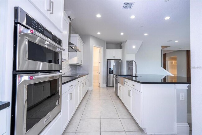Building Photo - 13370 Alderley Dr