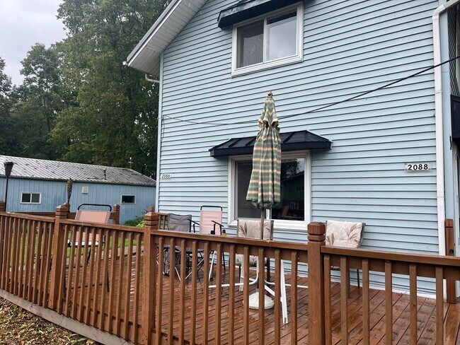 Building Photo - 2088 Chapman Lake Dr