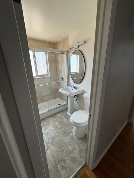 Building Photo - 6014 S Prince St