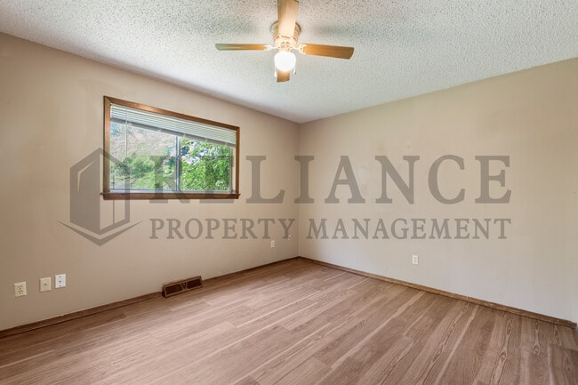 Building Photo - 2203 S Lori Ln