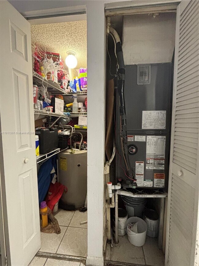 Building Photo - 3561 SW 117th Ave