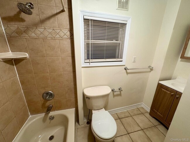 Building Photo - 105 Burtis St