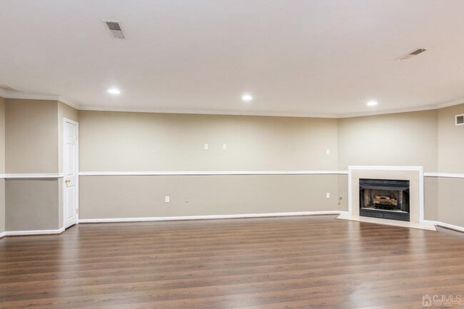 Building Photo - 34 Chimney Ct