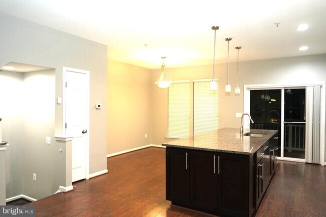 Building Photo - 22410 Glenbow Way