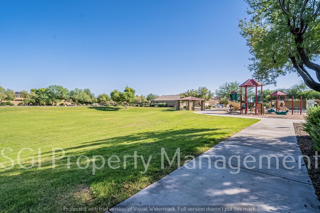Building Photo - 15972 W Latham St