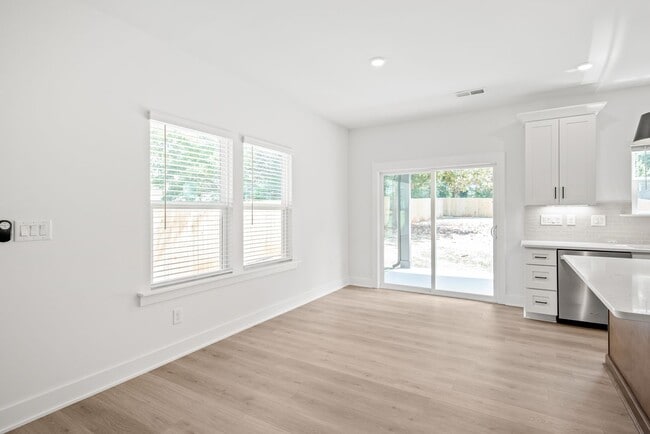 Building Photo - Bright & Modern New Construction Townhome ...