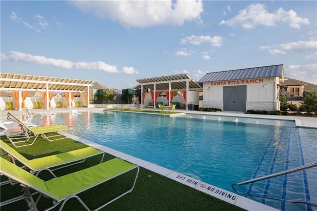 Building Photo - 221 Compania Cove