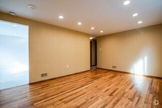 Building Photo - 3116 Pioneer Ave
