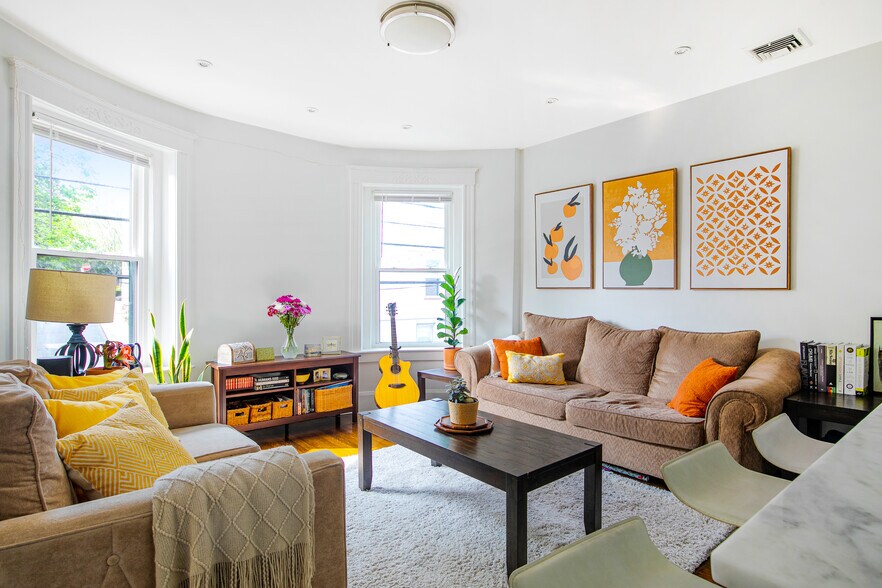 Building Photo - 60 Cameron St