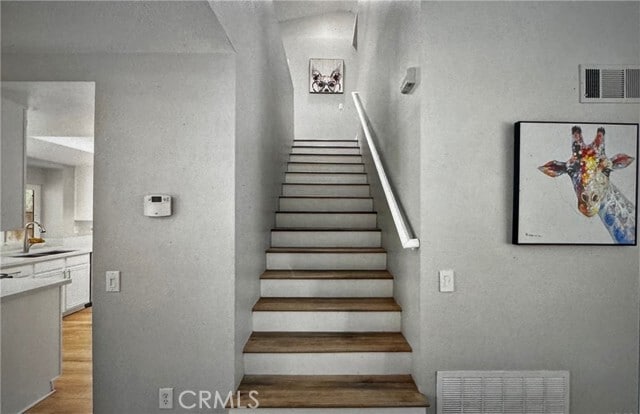Building Photo - 39780 Oak Cliff Dr