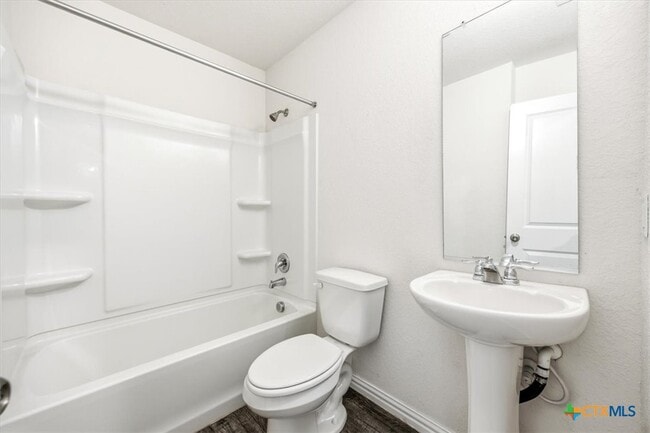 Building Photo - 1153 Magnolia St