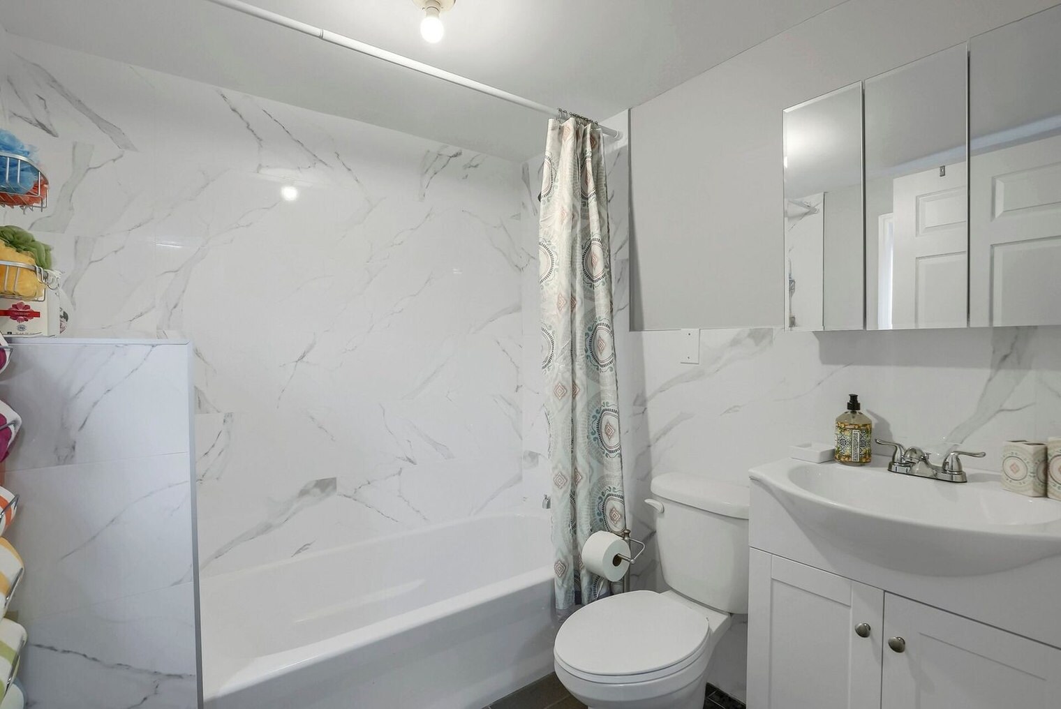 Building Photo - 763 Rte 9W