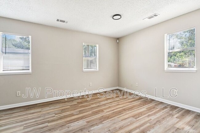 Building Photo - 206 Sunset Dr