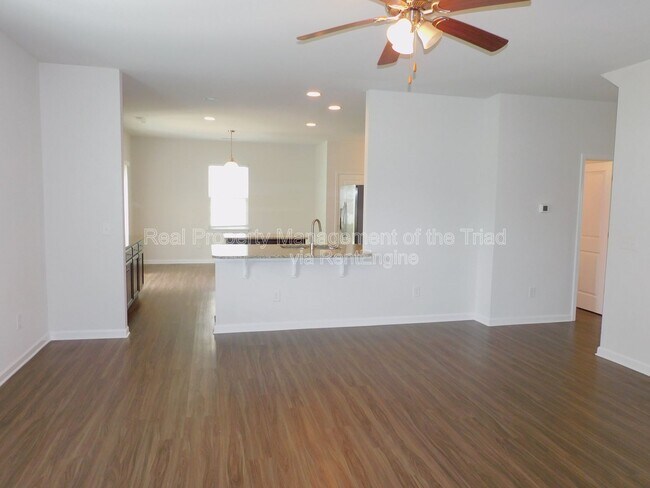 Building Photo - 390 Spaulding St