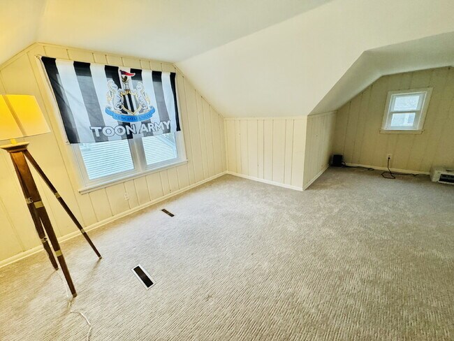 Building Photo - 6012 Logan Ave S