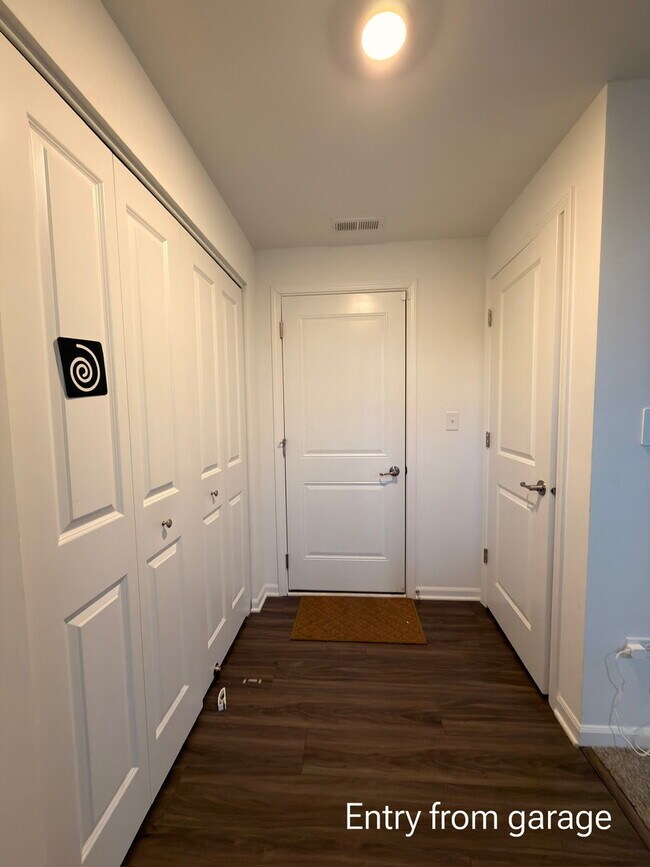 Building Photo - 522 Wolverine Dr