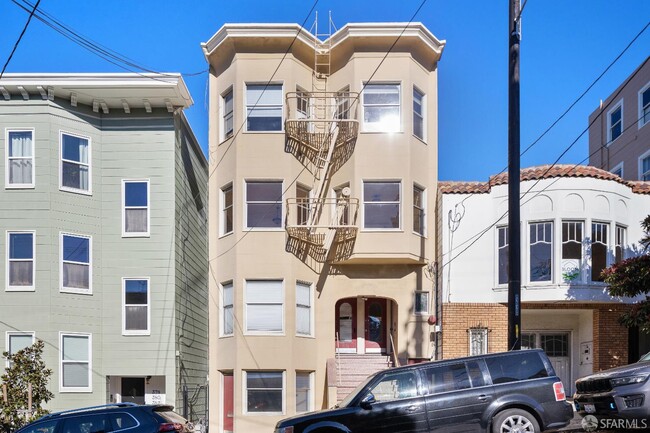 Building Photo - 376 Frederick St