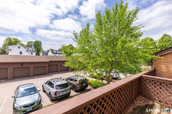 Building Photo - 25 Stanley St