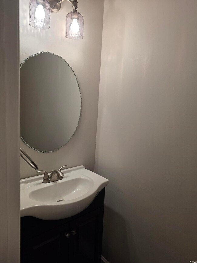 Building Photo - 1 Club Cir