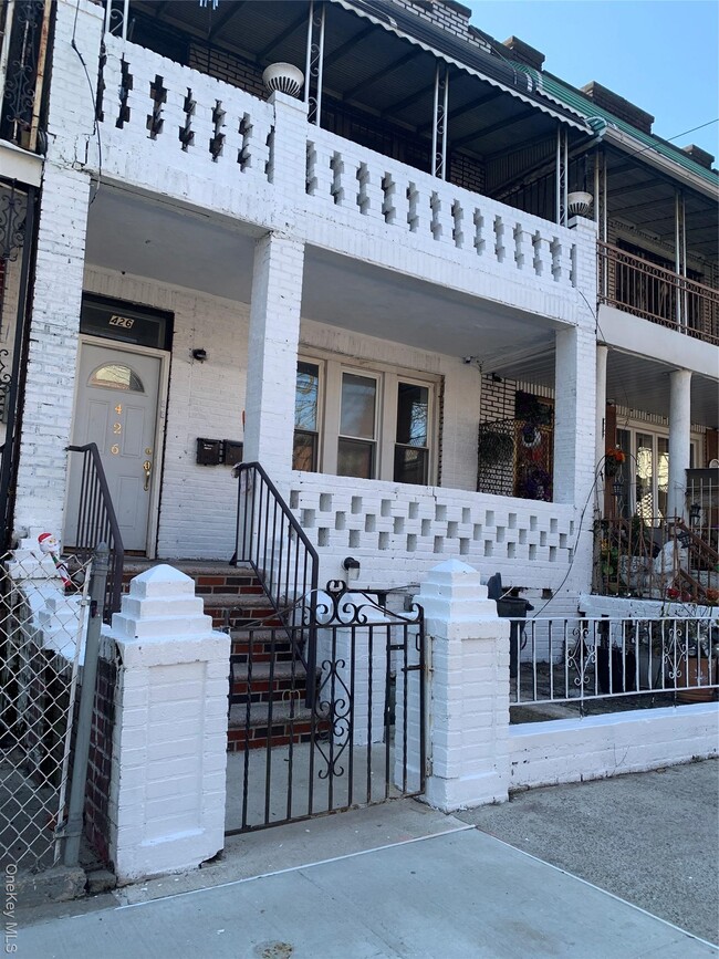 Primary Photo - 426 Essex St