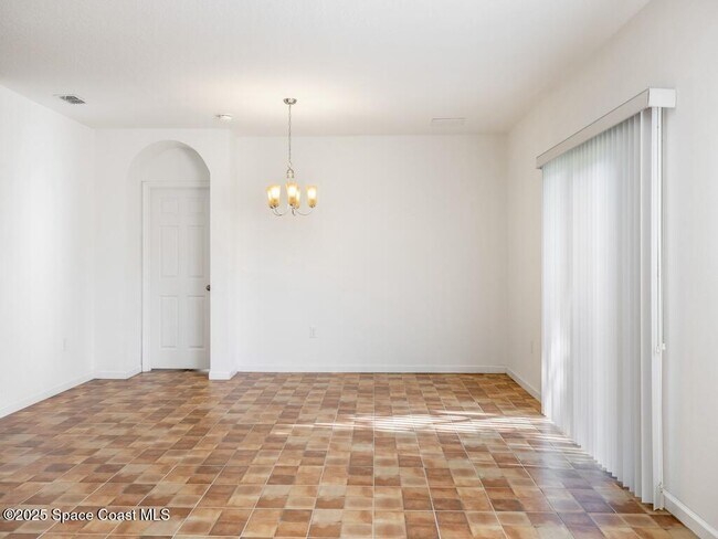 Building Photo - 1440 Lexington Square SW