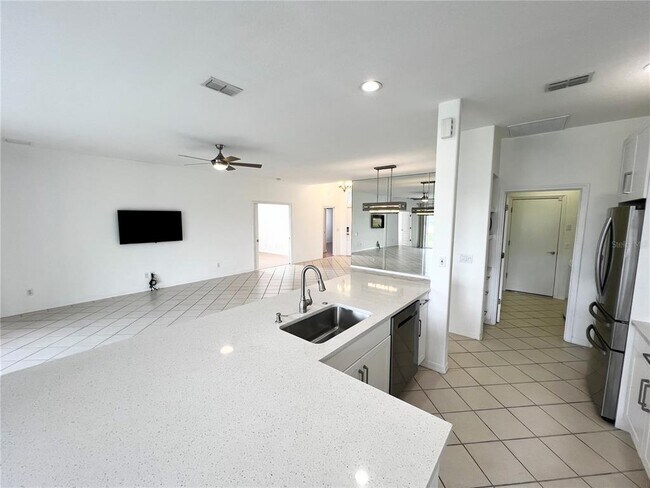 Building Photo - 7463 Ridge Rd