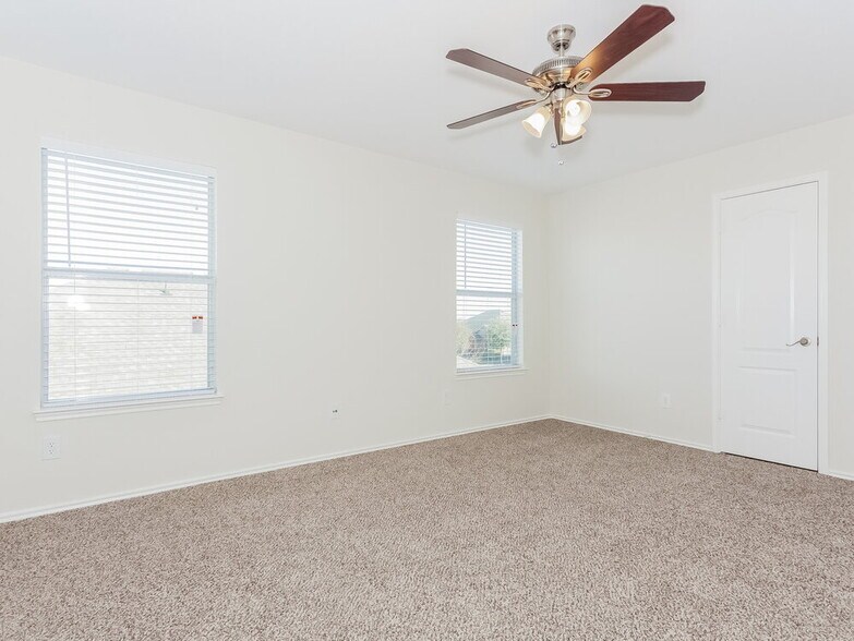 Building Photo - 103 Red Wolf Ln