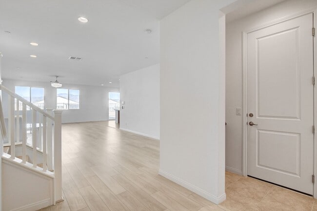 Building Photo - 10276 Thurso Ave