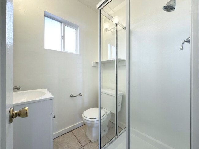 Building Photo - Studio in Downtown Oceanside!