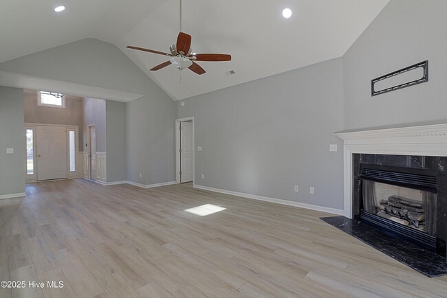 Building Photo - 8829 Lansdowne Dr NW