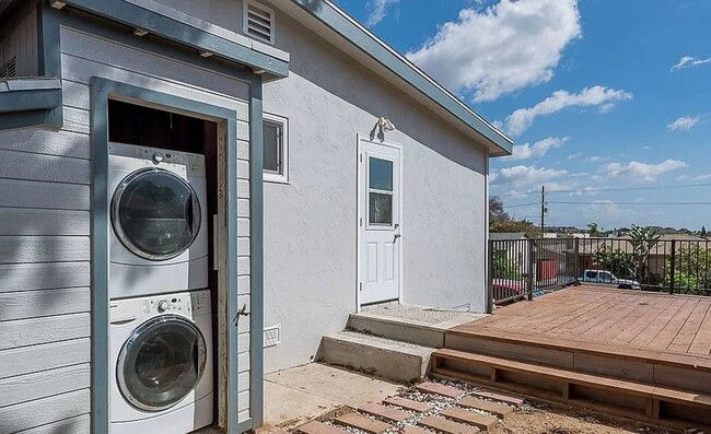 Building Photo - 7142-7144 Mohawk St