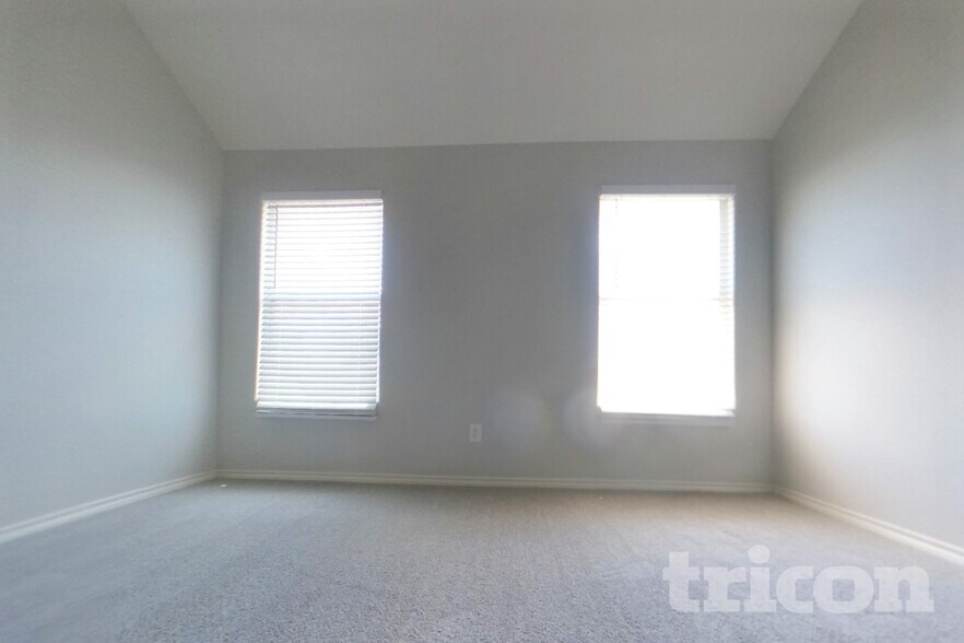 Building Photo - 12809 Carpenter Ln