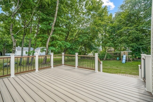 Building Photo - 20 Donizetti St