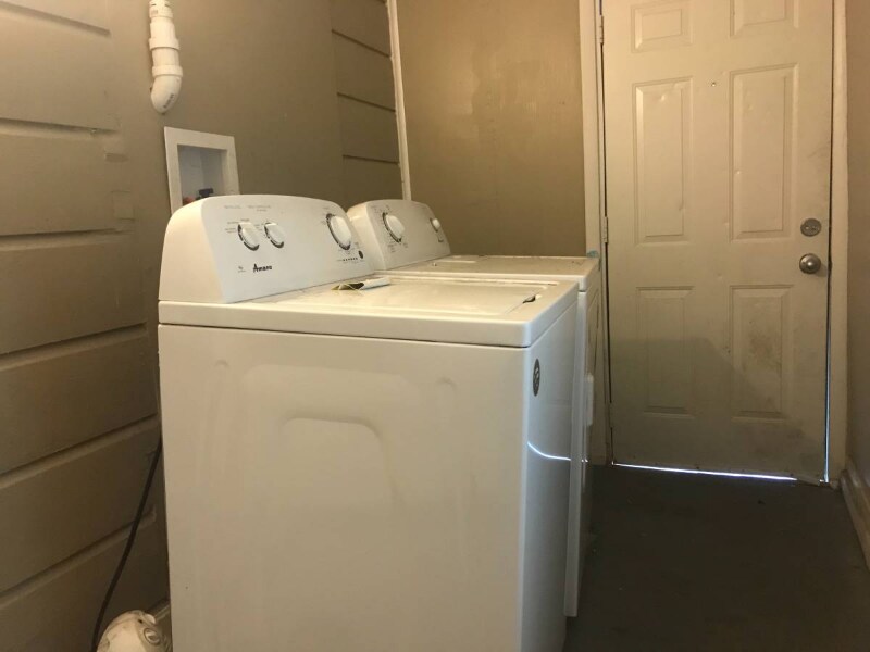 Building Photo - 683 State St