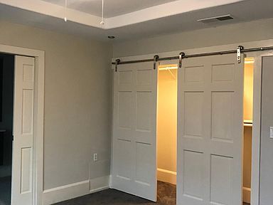 Building Photo - 3805 southridge dr