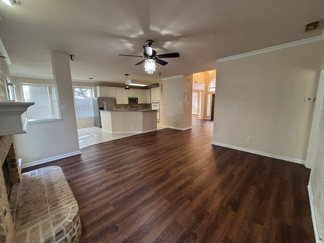 Building Photo - Beautiful 4BR 3.5BA Home w/ 3 Car Garage • Patio & Yard • 3 living areas in Grapevine