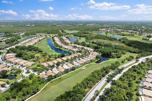 Primary Photo - 8533 SE Palm Hammock Ln