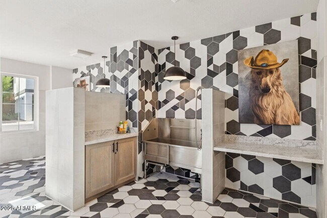 Building Photo - 28201 N Black Cyn Hwy