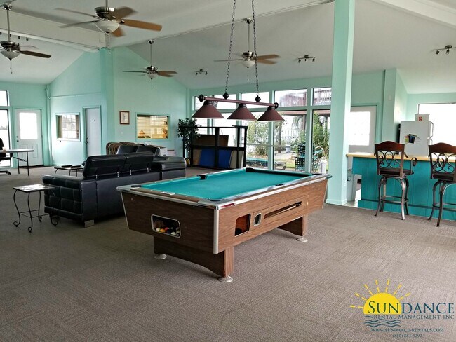 Building Photo - Renovated 1 Bedroom Waterfront Unit in Fort Walton Beach!