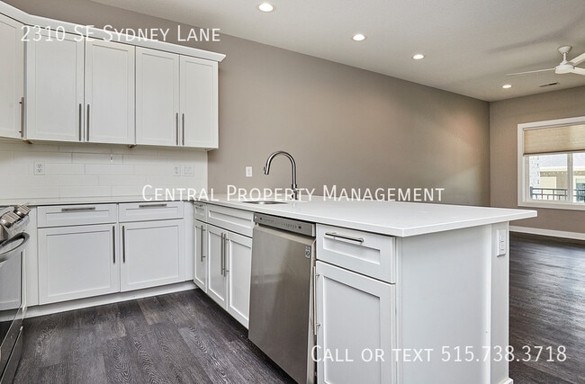 Building Photo - 2310 SE Sydney Ln