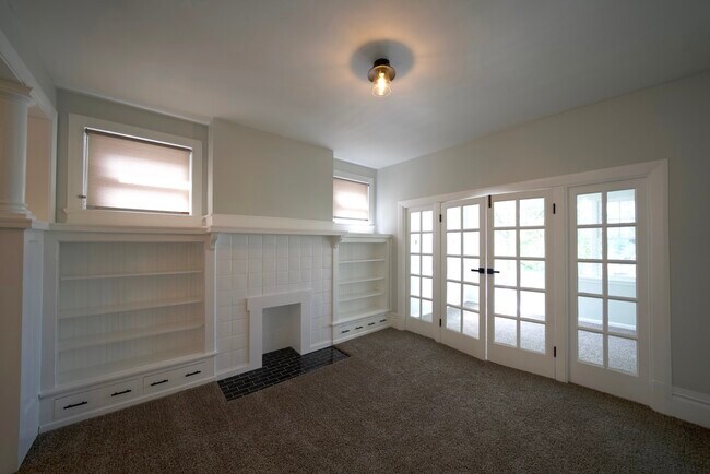 Building Photo - 40 N Meadowcroft Ave